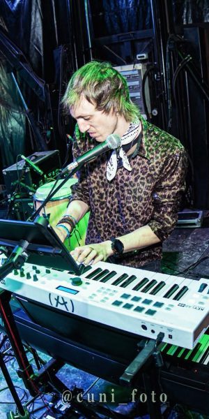 Kinney, teclista de Attitude for Destruction